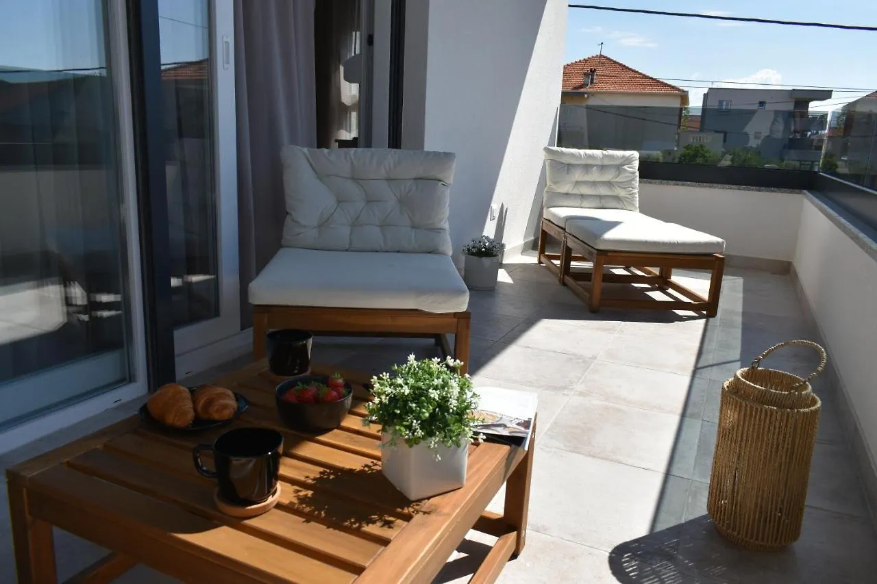 It Brand New Stylish Apartment Trogir
