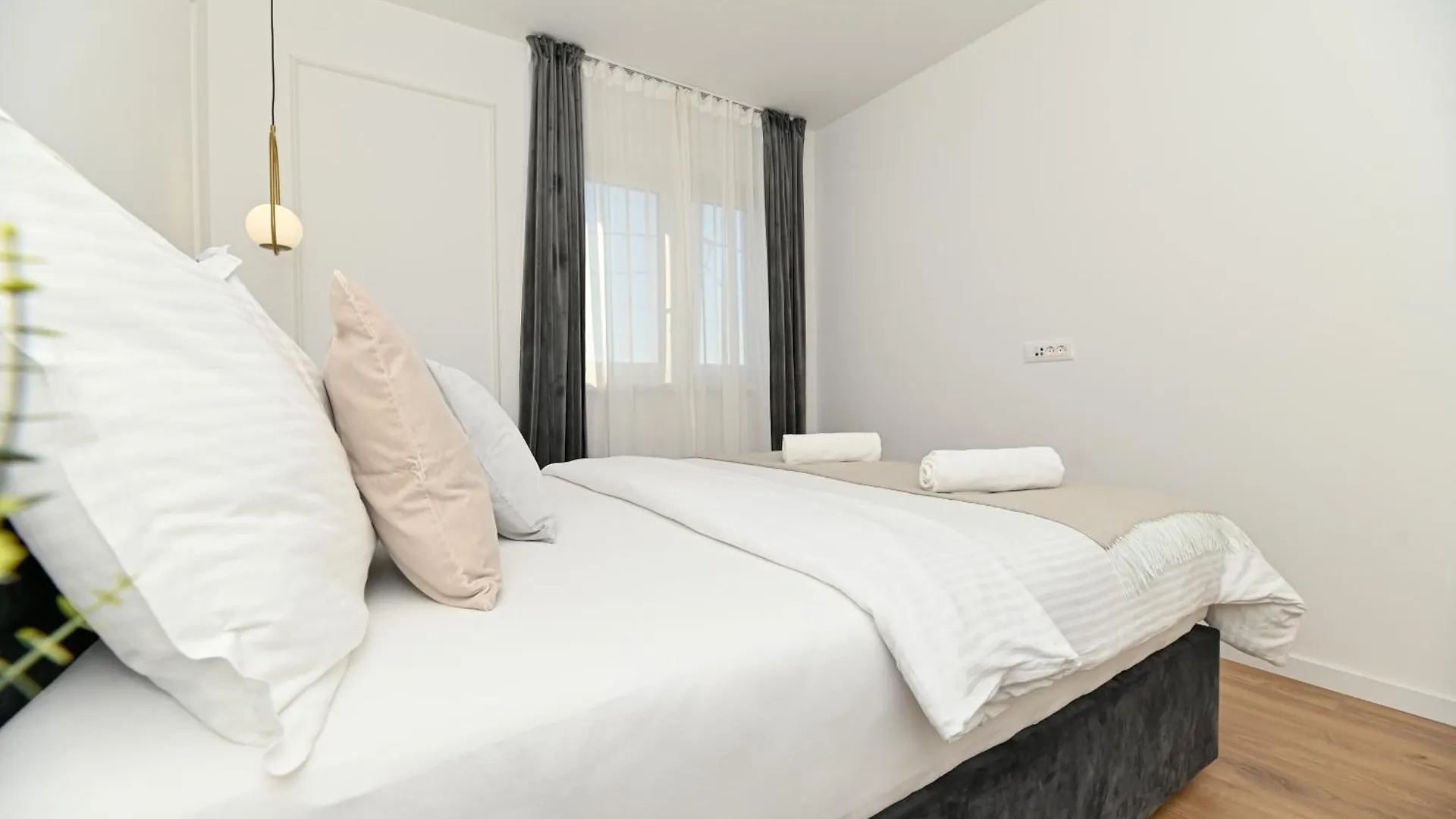 It Brand New Stylish Apartment Trogir 0*,